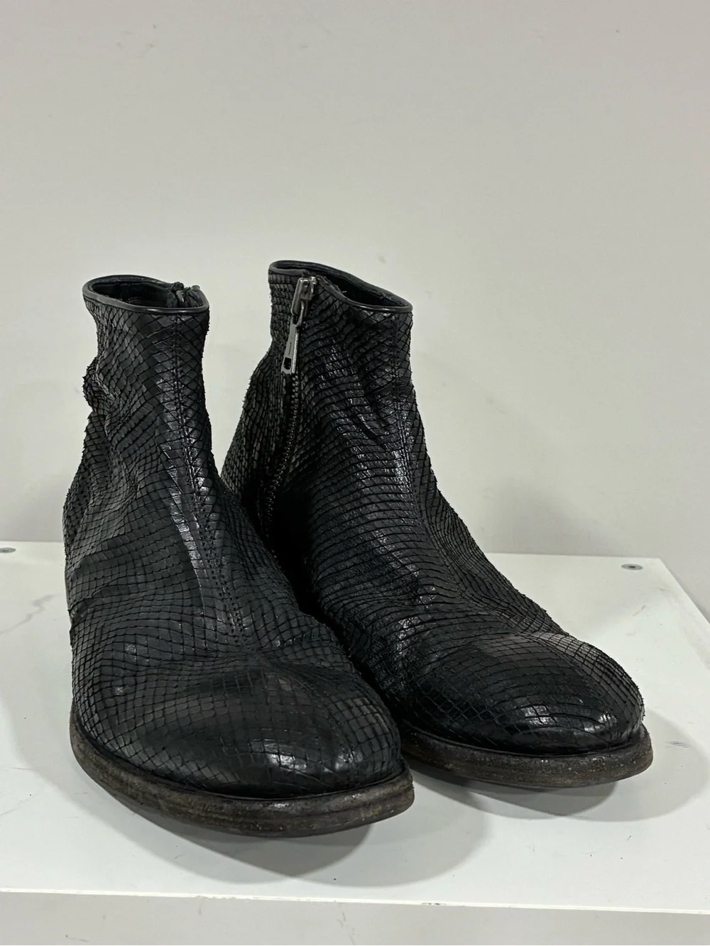 John Varvatos collection Keith Center Seam Zip Boot snake embossed Size 9 EU 42